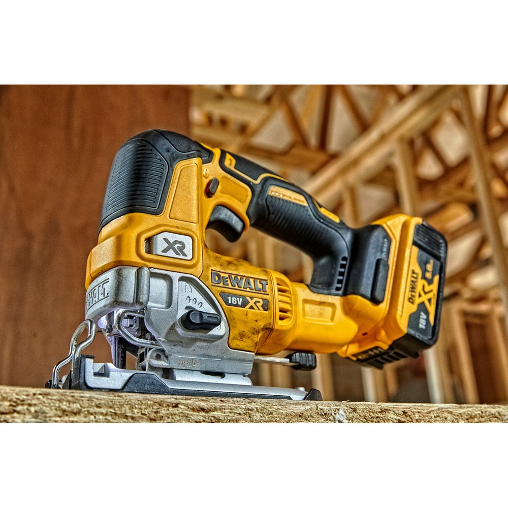 Scie sauteuse à poignée supérieure XR 18 V 5 Ah Li-Ion Brushless - DCS334P2-QW - DEWALT
