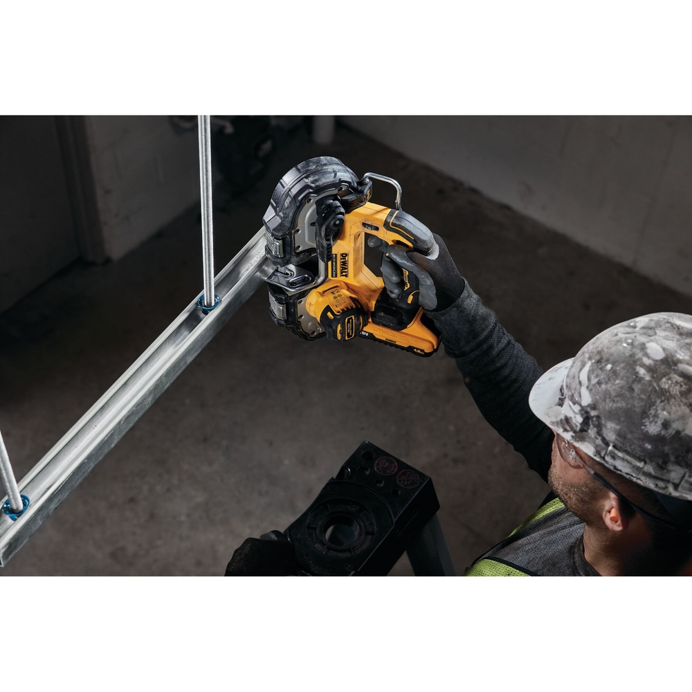 Scie à ruban ultra compacte XR 18 V - DCS377NT-XJ - DEWALT