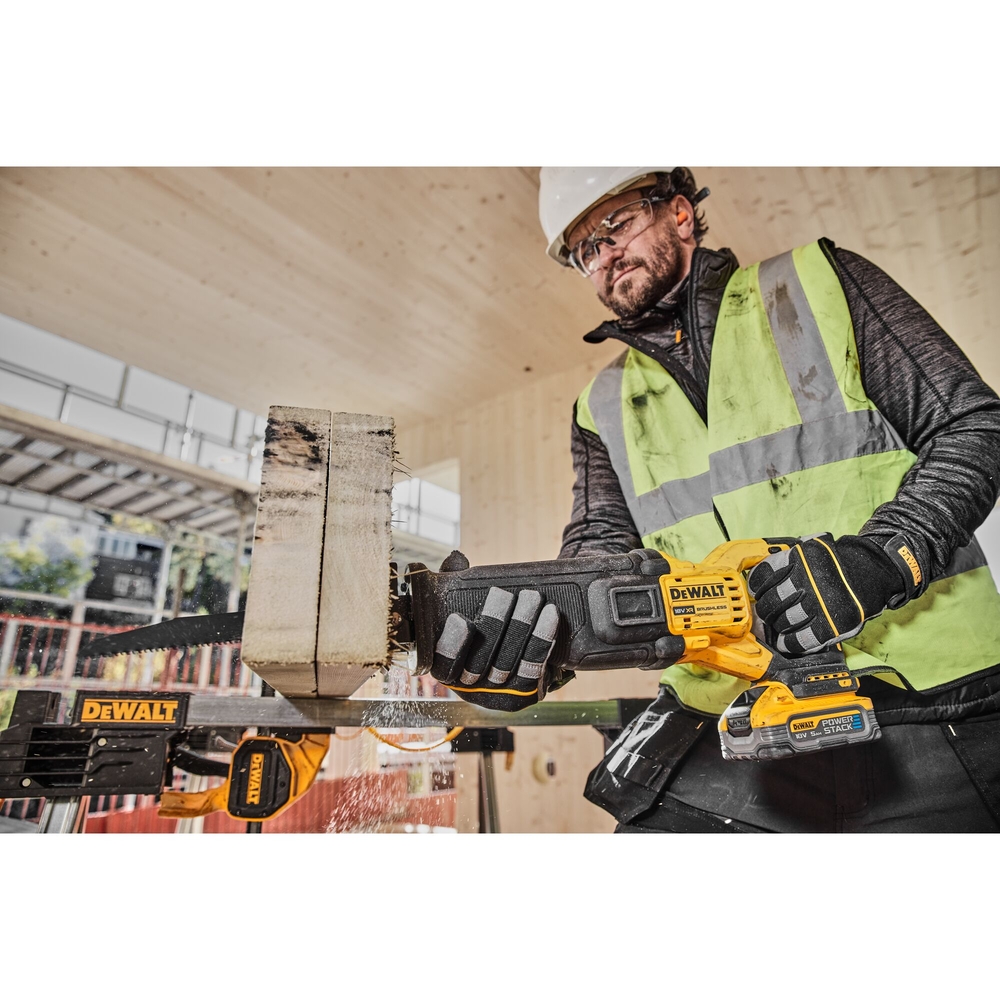 Scie sabre XR 18 V ADVANTAGE 5 Ah Li-Ion Brushless - POWERSTACK - DCS386H2T-QW - DEWALT