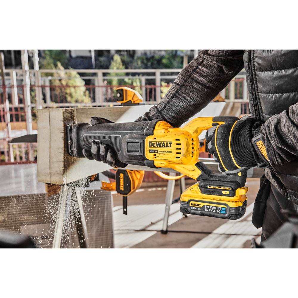 Scie sabre XR 18 V ADVANTAGE 5 Ah Li-Ion Brushless - POWERSTACK - DCS386H2T-QW - DEWALT