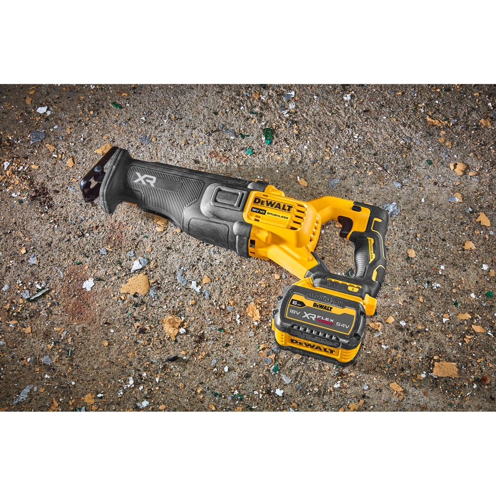 Scie sabre XR 18V ADVANTAGE Brushless - sans batterie ni chargeur, coffret TSTAK - DCS386NT-XJ - DEWALT