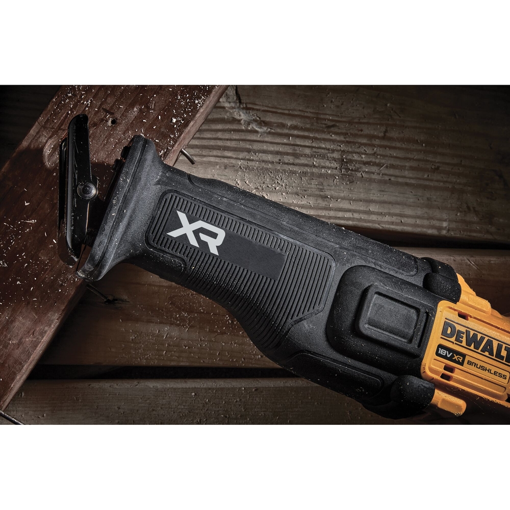 Scie sabre XR 18V ADVANTAGE Brushless - sans batterie ni chargeur, coffret TSTAK - DCS386NT-XJ - DEWALT