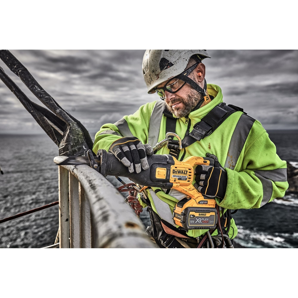 Scie sabre XR FLEXVOLT 54 V 3 Ah Li-Ion Brushless - DCS389X2-QW - DEWALT
