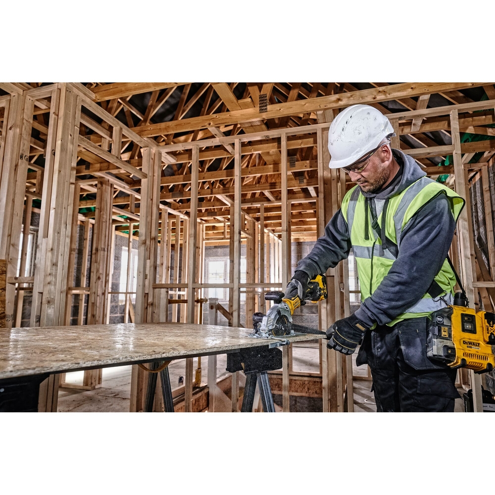 Scie circulaire XR 18 V 5 Ah Li-Ion Brushless 115 mm - DCS571P2-QW - DEWALT