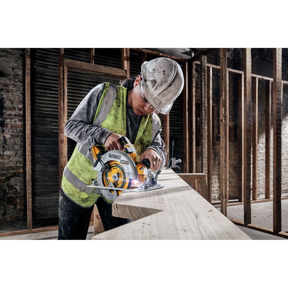 Scie circulaire XR 18 V ADVANTAGE 5 Ah Li-Ion Brushless 190 mm - POWERSTACK - DCS573H2T-QW - DEWALT
