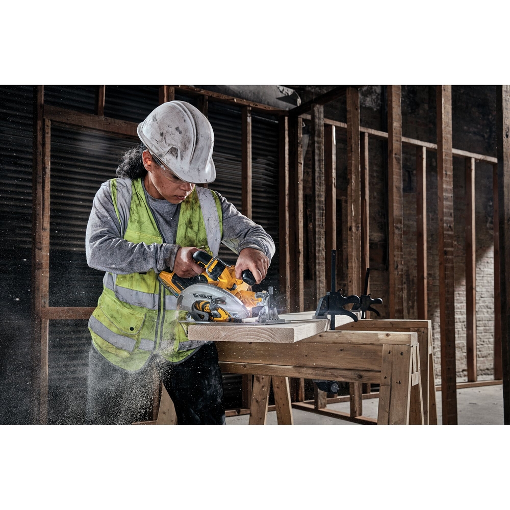 Scie circulaire XR 18 V ADVANTAGE 5 Ah Li-Ion Brushless 190 mm - POWERSTACK - DCS573H2T-QW - DEWALT