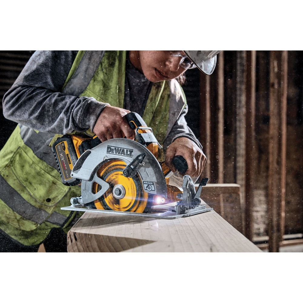Scie circulaire XR 18 V ADVANTAGE Brushless 190 mm - DCS573NT-XJ - DEWALT
