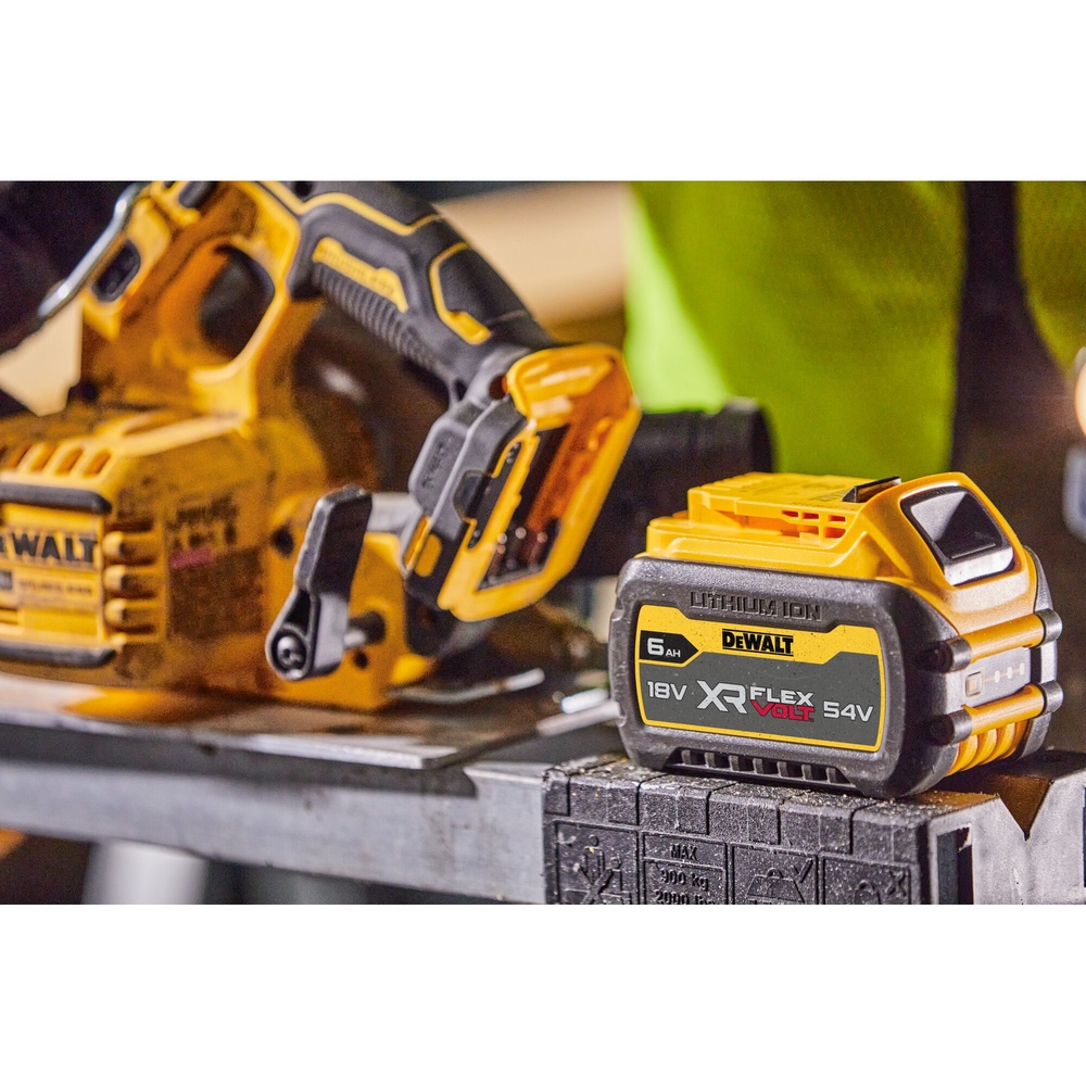 Scie circulaire XR 18 V ADVANTAGE Brushless 190 mm - DCS573NT-XJ - DEWALT