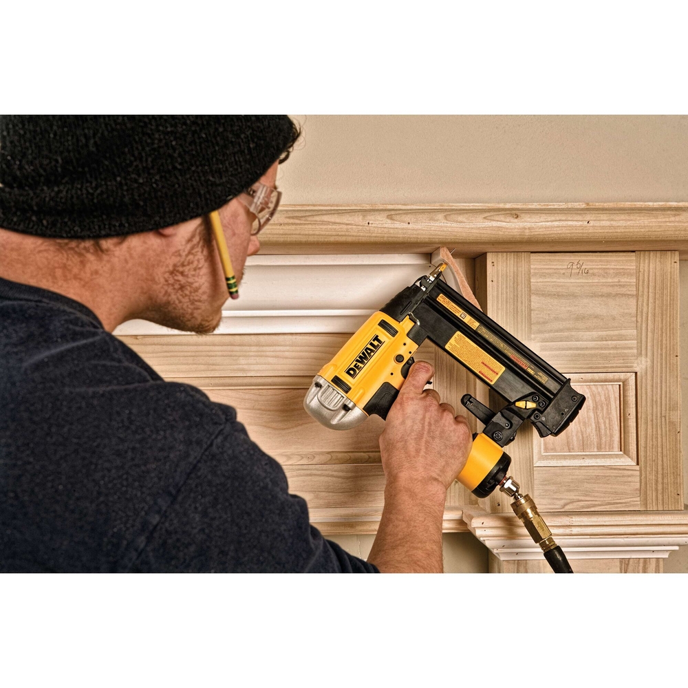 Cloueur pneumatique pointes brads 18 Ga Precision Point - Coffret - DPN1850PP-XJ - DEWALT