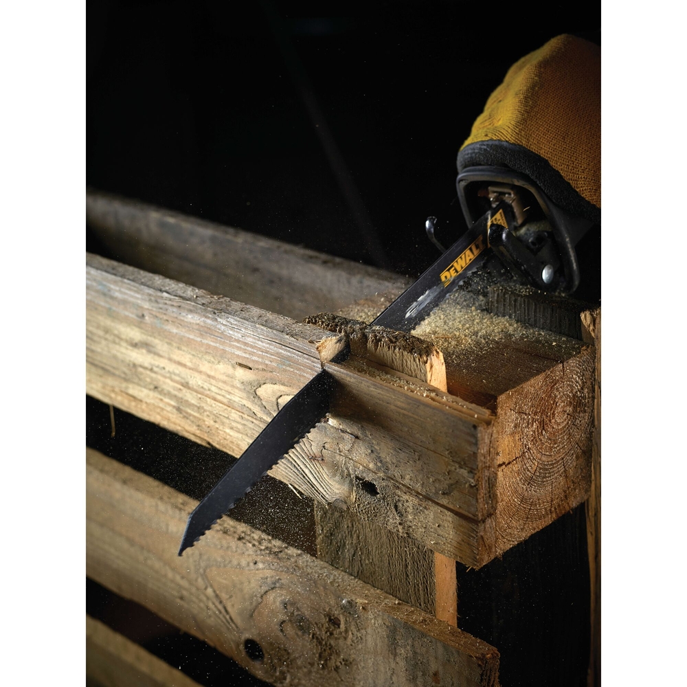 Lame de scie sabre BiM 2X Long Life pour la coupe du bois avec clous 305 mm - DT2314L-QZ - DEWALT