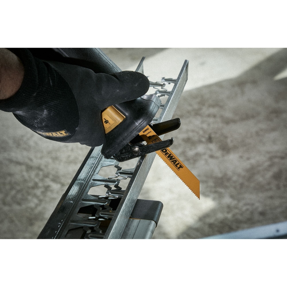 Lame de scie sabre BiM pour la coupe du bois avec métal 152 mm - DT2345-QZ - DEWALT