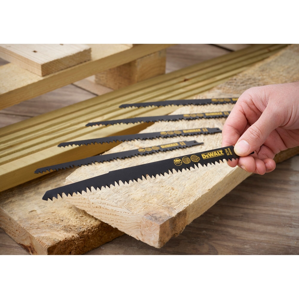 Lame de scie sabre HCS pour la coupe du bois 240 mm - coupe rapide et grossière - DT2352-QZ - DEWALT