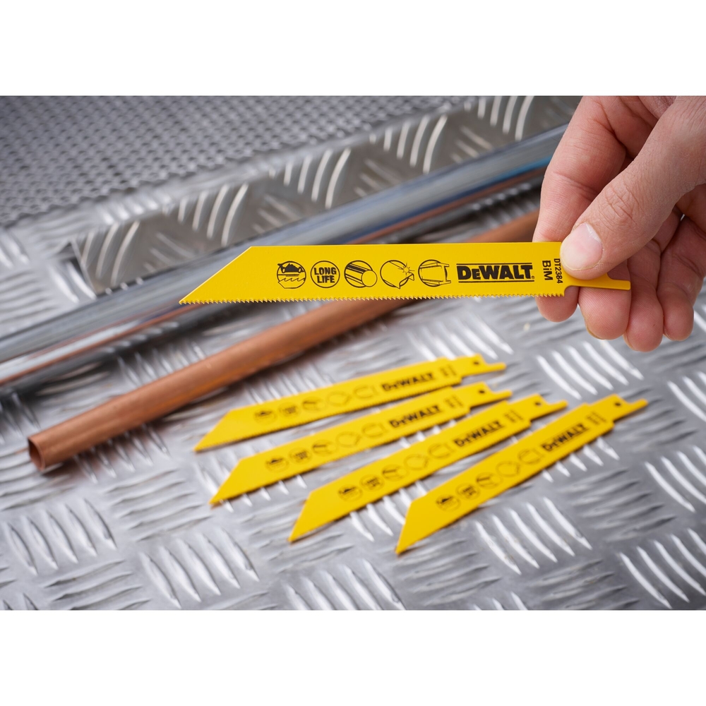 Lame de scie sabre BiM pour la coupe du métal 152 mm profondeur < 3 mm / 14 TPI - DT2384-QZ - DEWALT