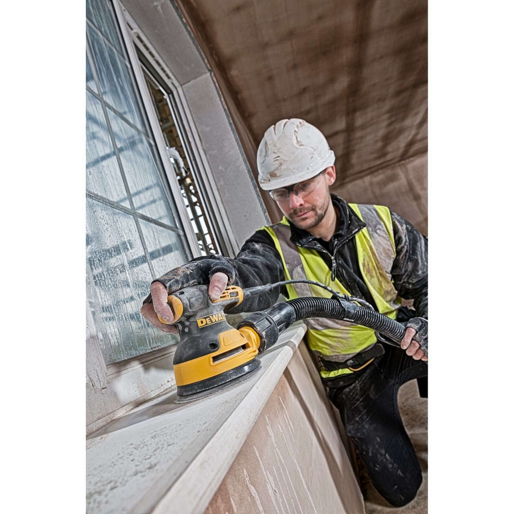 Disque abrasif velcro ponceuses excentriques grain 180 - 8 perforations ø 125 mm - DT3106-QZ - DEWALT