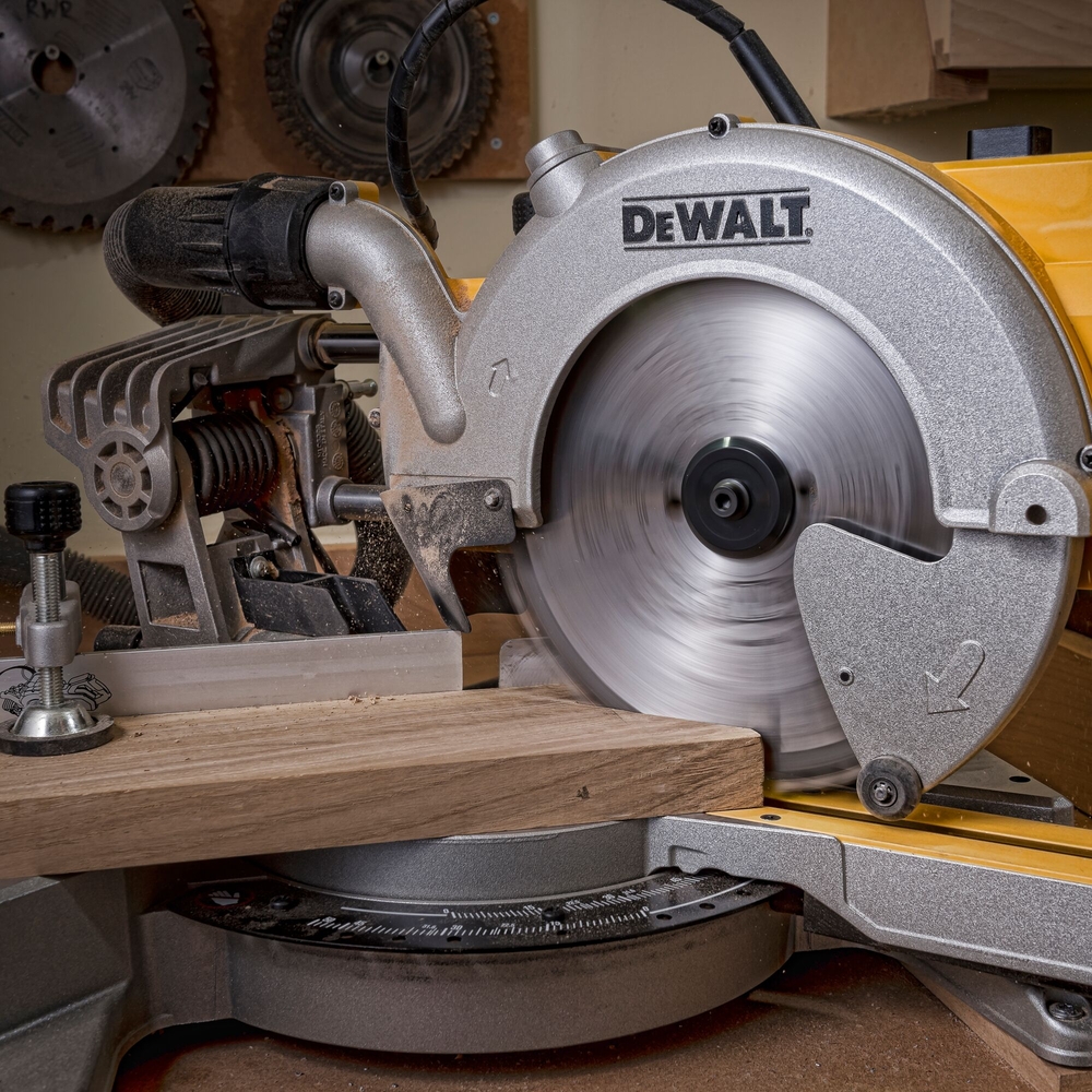 Lame de scie radiale 250 x 30,4 mm, 24 dents, FT/DL, angle d'attaque 10 - DT4301-QZ - DEWALT