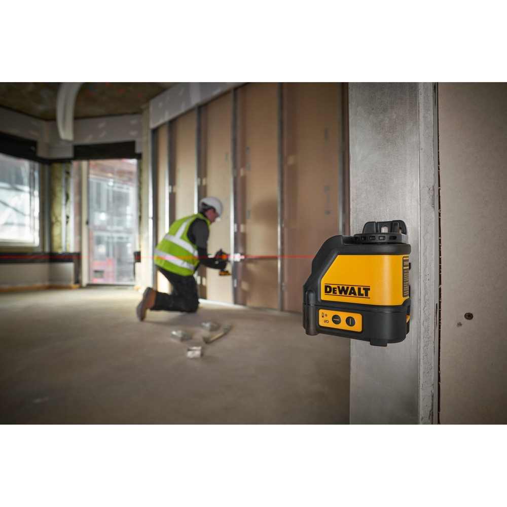 Niveau laser croix - faisceau rouge - 3 piles alcaline (AA), support magnétique - DW088K-XJ - DEWALT