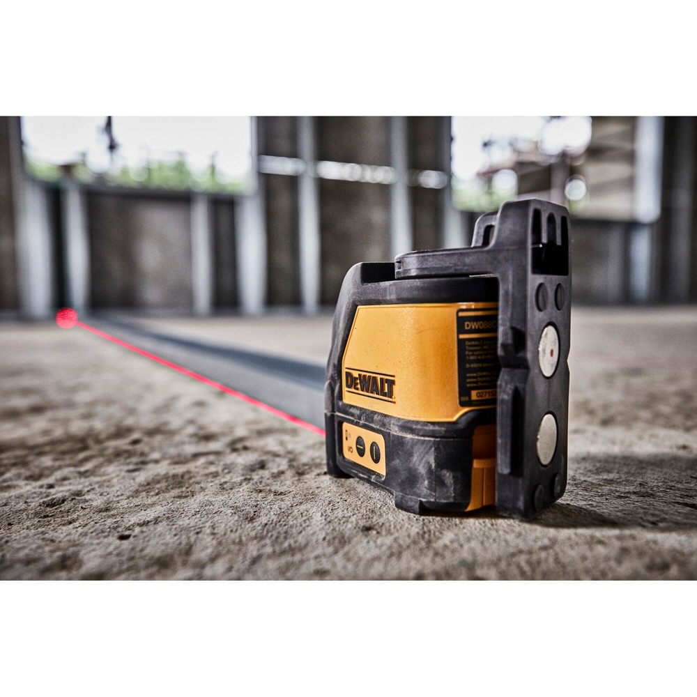 Niveau laser croix - faisceau rouge - 3 piles alcaline (AA), support magnétique - DW088K-XJ - DEWALT