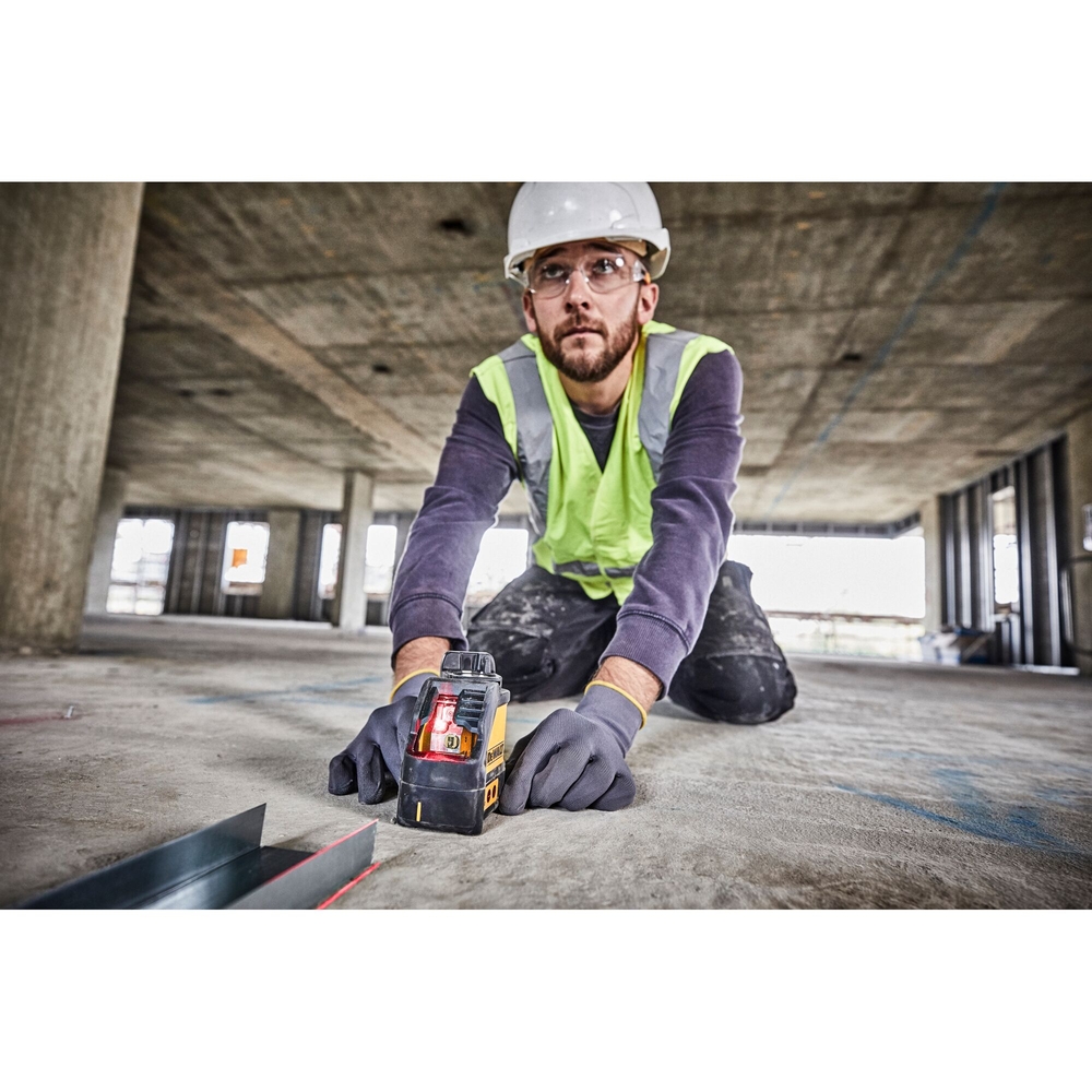 Niveau laser croix - faisceau rouge - 3 piles alcaline (AA), support magnétique - DW088K-XJ - DEWALT