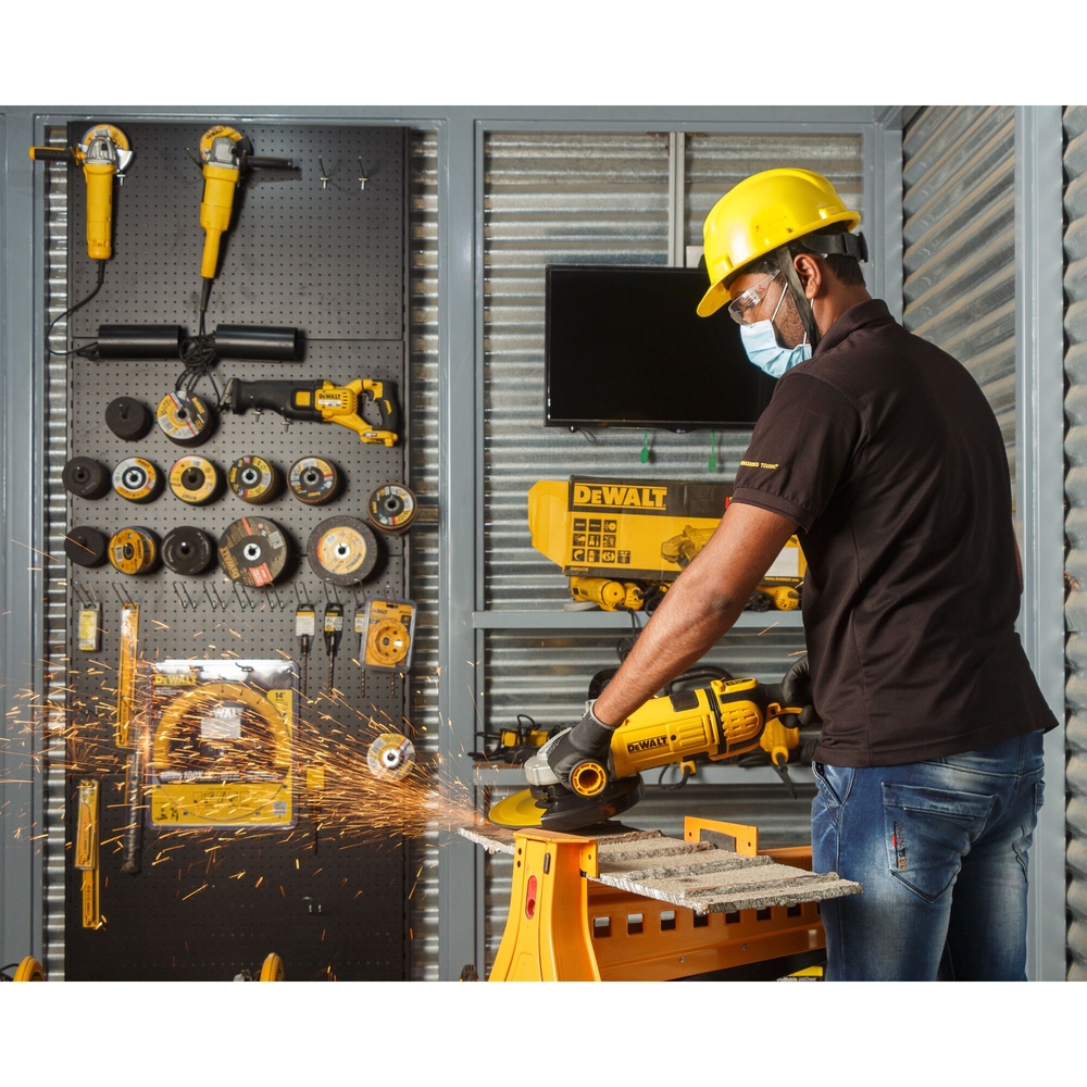Meuleuse 230 mm 2600 W - interrupteur à gâchette - DWE4579-QS - DEWALT