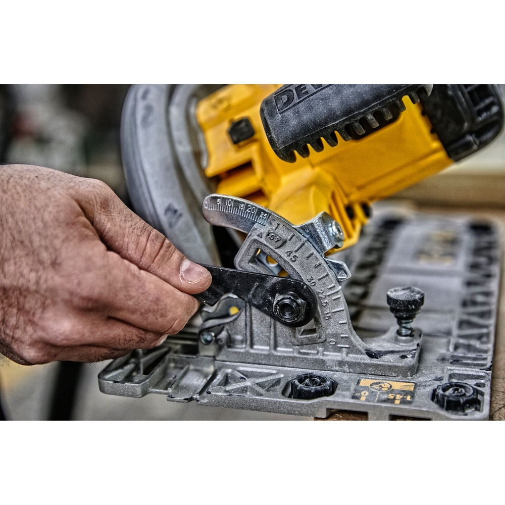 Scie circulaire 1600 W 190 mm - compatible rail de guidage - DWE576K-QS - DEWALT