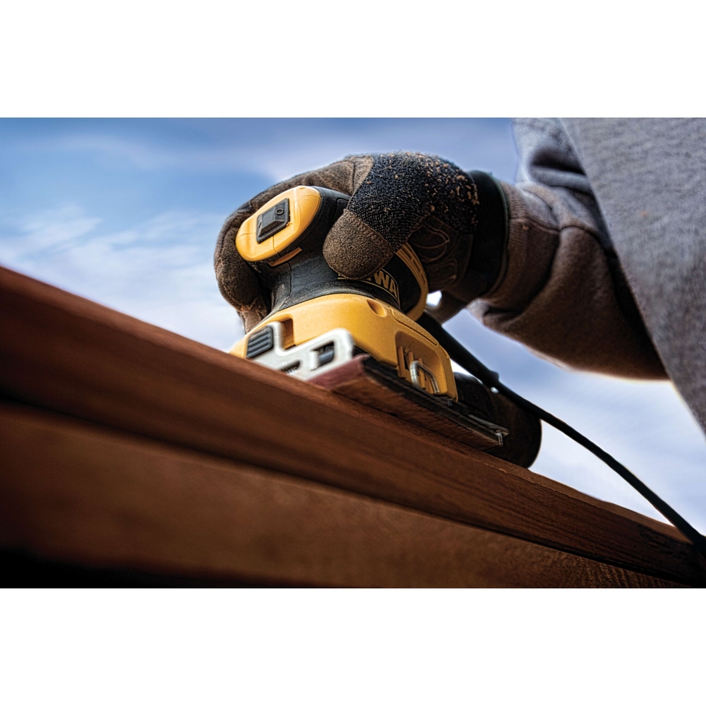 Ponceuse vibrante 1/4 de feuille 230 W - sac à poussière avec adaptateur d'aspi. - DWE6411-QS - DEWALT