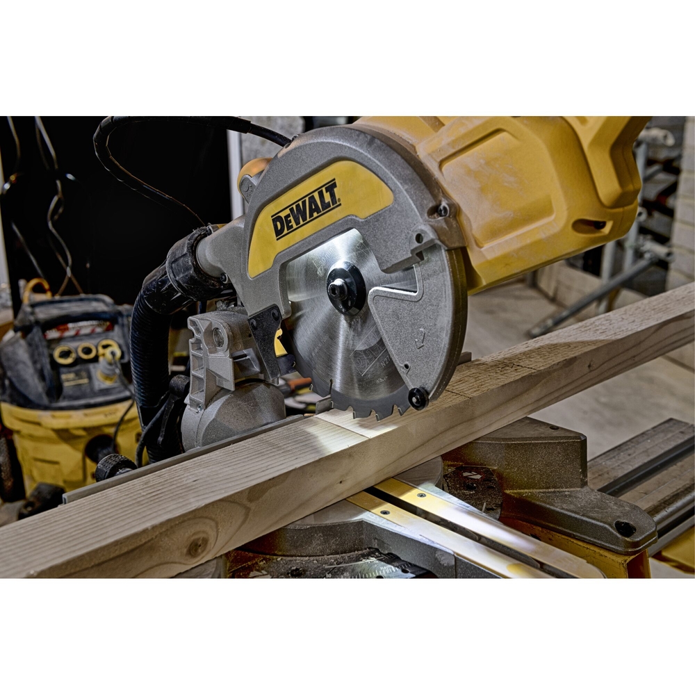 Scie à onglets radiale 1800 W 216 mm - DWS777-QS - DEWALT
