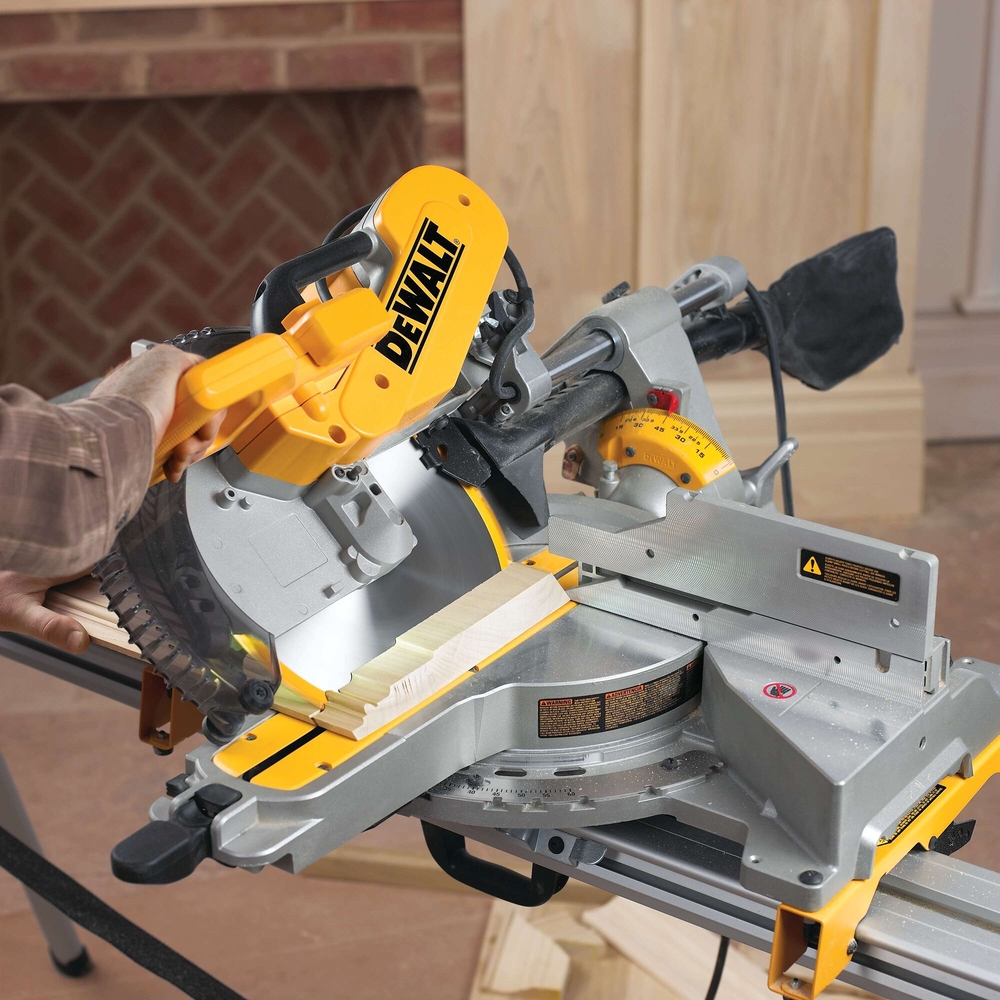 Scie à onglets radiale 1675W 305 mm - DWS780-QS - DEWALT