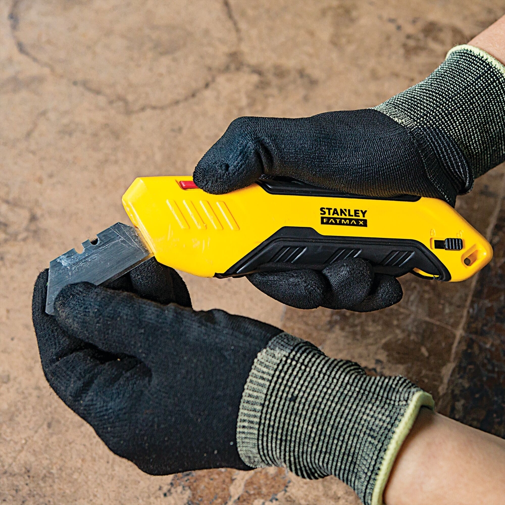 Couteau de sécurité bi-matière à gâchette et lame auto-rétractable - Fatmax - FMHT10369-0 - STANLEY FATMAX