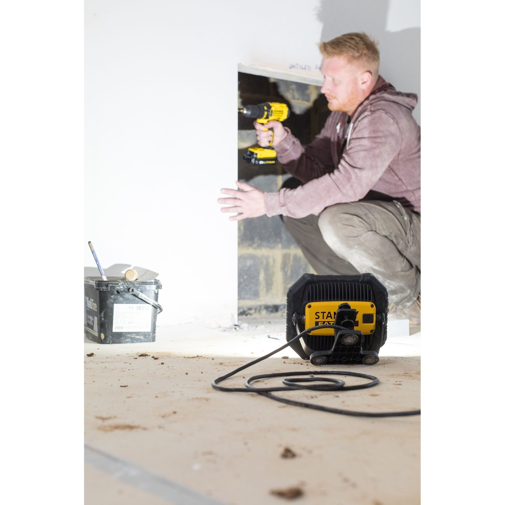 Projecteur filaire Bluetooth - 3 000 lumens - Fatmax - FMHT81508-1 - STANLEY FATMAX