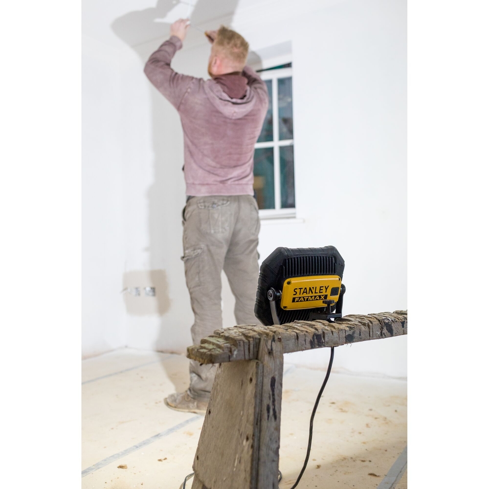 Projecteur filaire Bluetooth - 3 000 lumens - Fatmax - FMHT81508-1 - STANLEY FATMAX