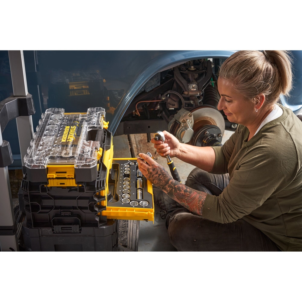 Cliquet 120 dents - 3/8’’ + 10 douilles + 10 embouts + porte-embout - 22 pièces - FMMT82680-0 - STANLEY FATMAX