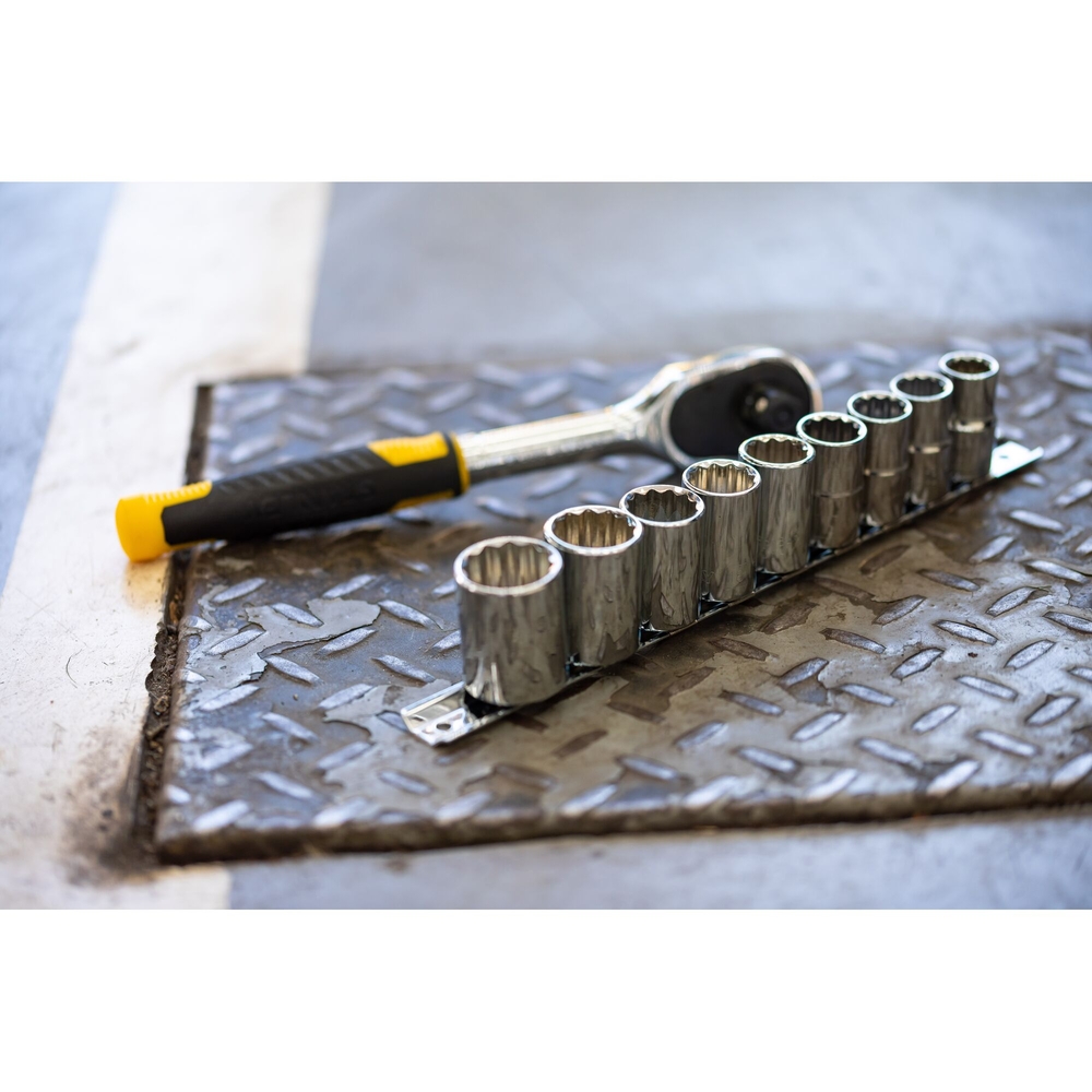 Cliquet 72 dents - 3/8’’ + 10 douilles - 11 pièces - STMT82670-0 - STANLEY