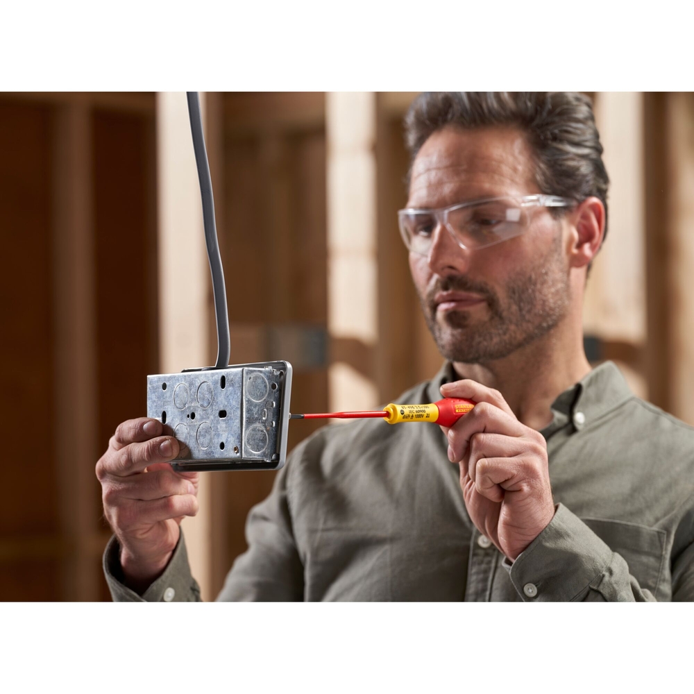 Jeu de 5 tournevis slim isolés 1000 V + testeur - XTHT0-62692 - STANLEY