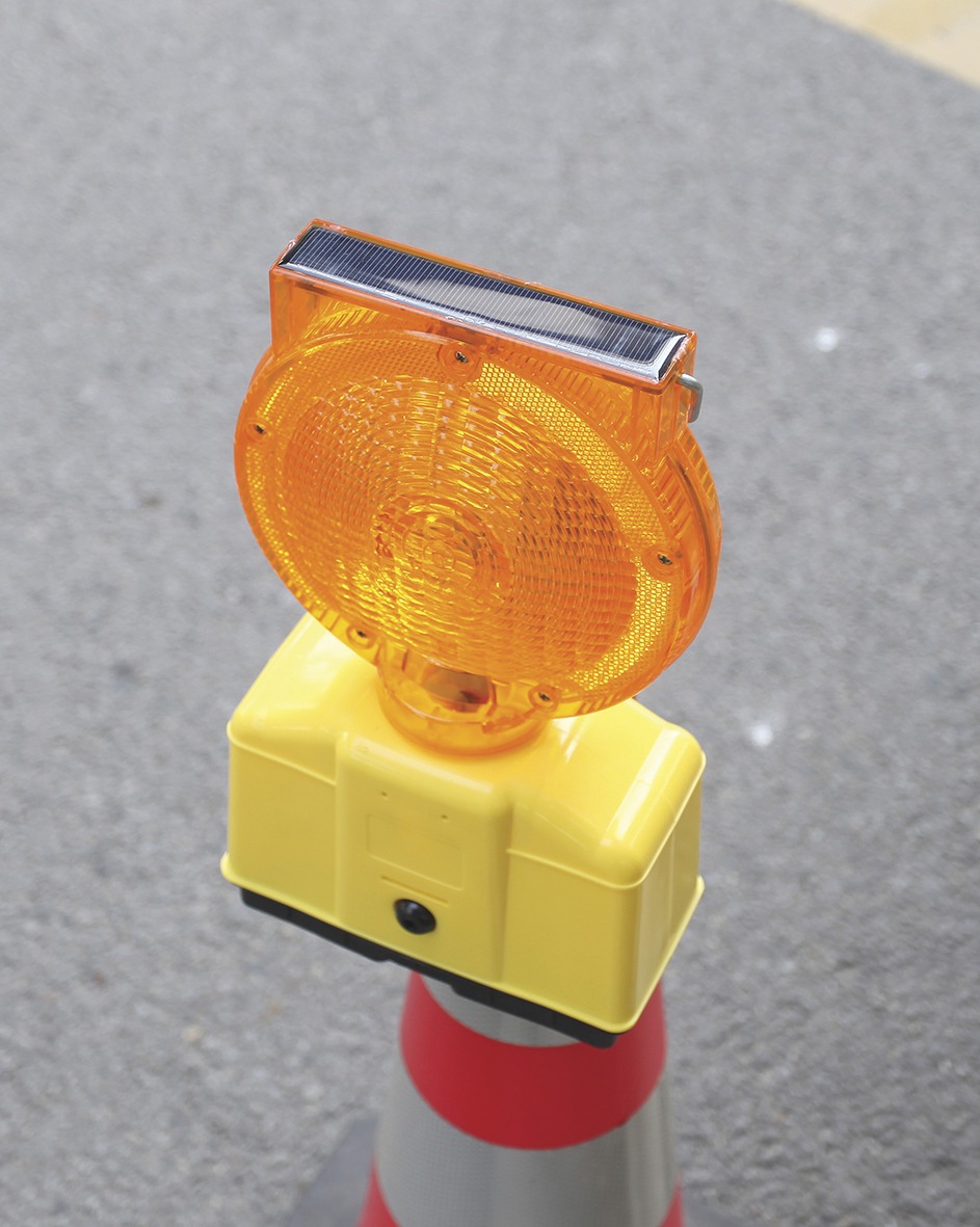 Lampe de chantier solaire clignotante automatique a led TALIAPLAST - 500204