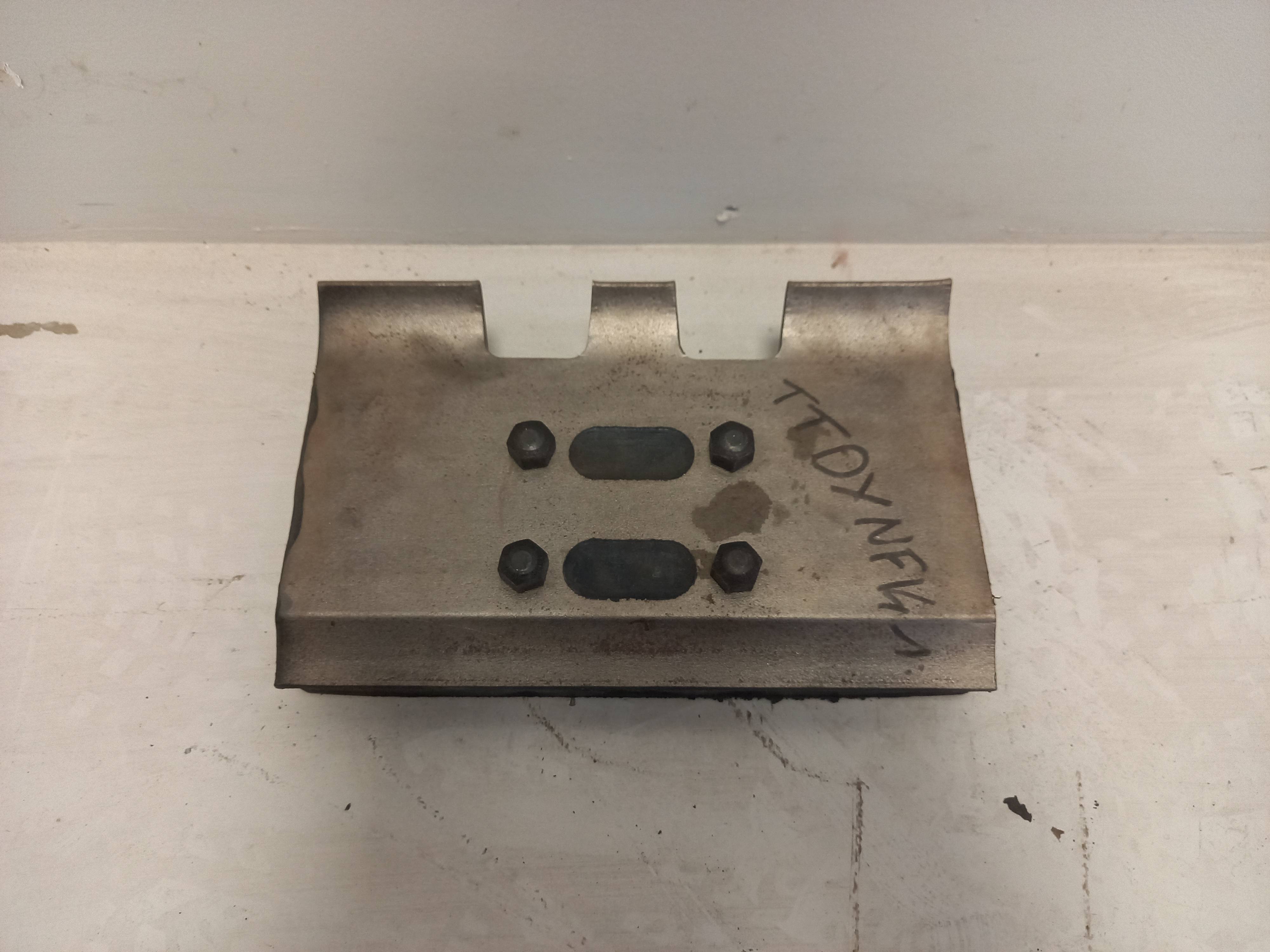 PATIN F141 AVEC VIS ET ECROU - TOPAZ - TT/DYNF141