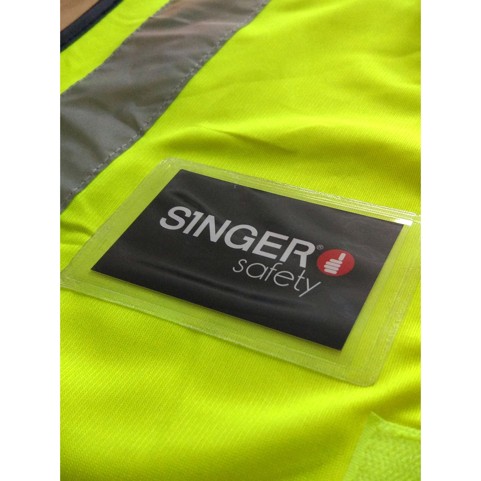 Porte badge adhesif SINGER - ACCBADGE