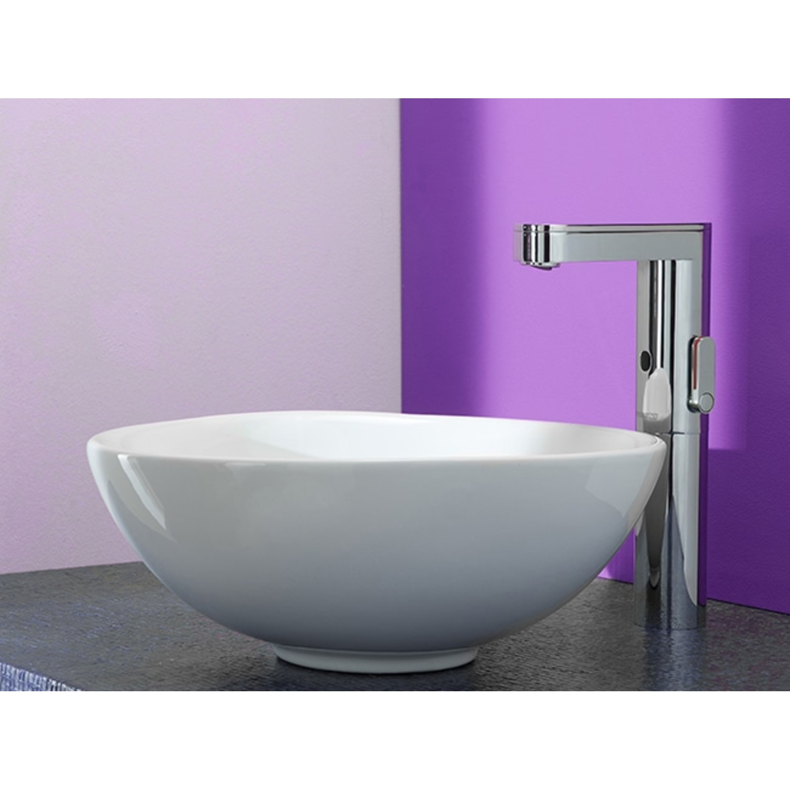 Robinet mitigeur lavabo 3 l/min piles 6V chrome PRESTO - 56204