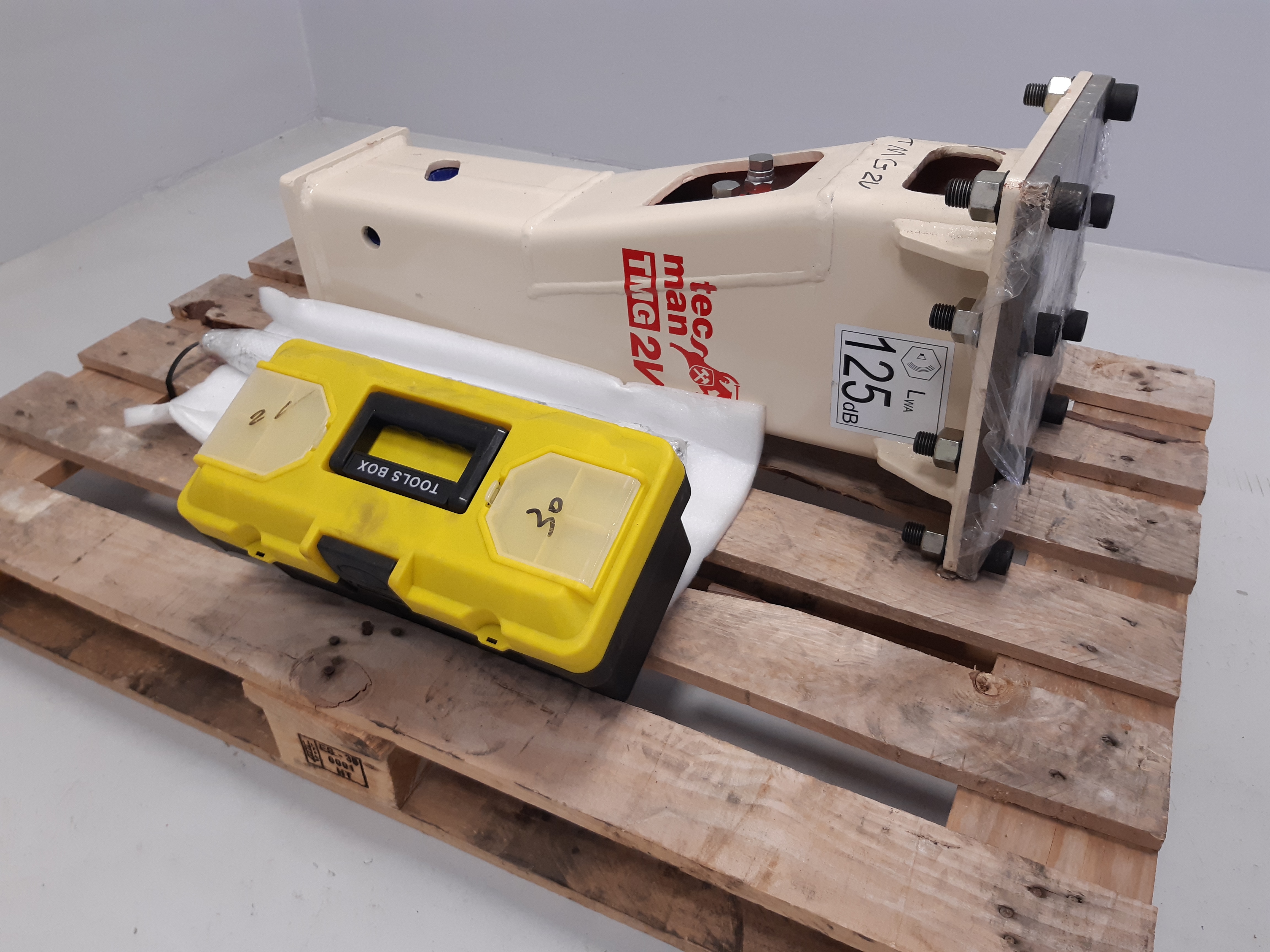 Brise roche hydraulique pour porteur de 2.5-4.5t avec outils diam.53 - tmg2v TECMAN