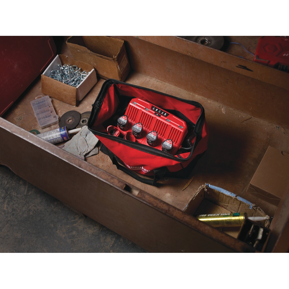 Chargeur M12, charge jusqu'à 4 batteries 12V successivement MILWAUKEE M12 C4 - 4932430554