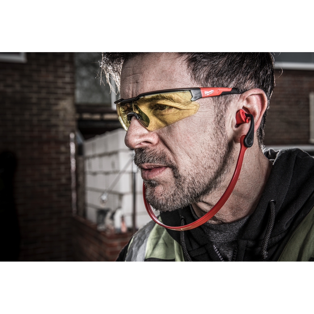 Lunettes de sécurité claires anti-buée & anti-rayure jaunes MILWAUKEE EPI - 4932478927