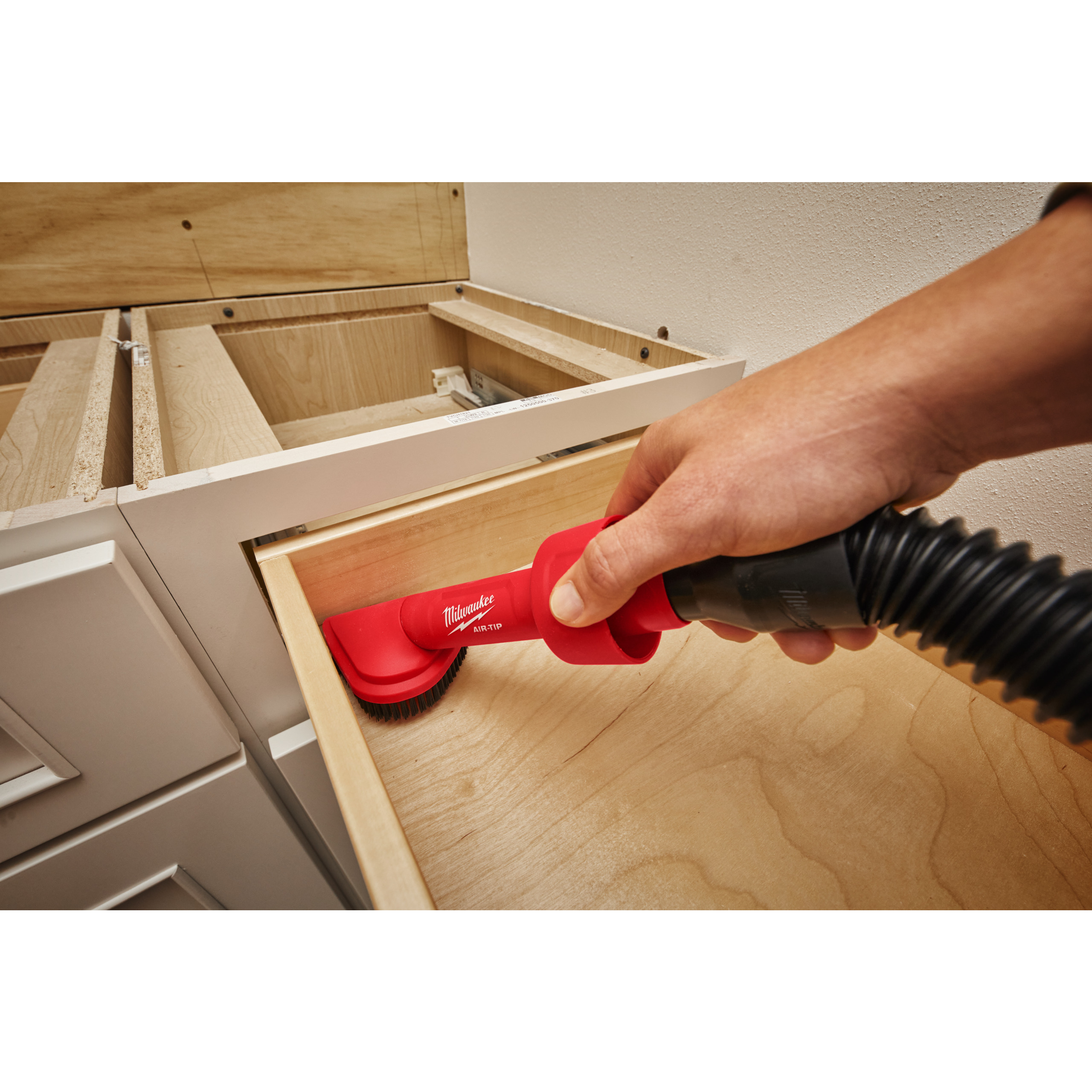 SYSTÈME ATTACHEMENT ASPIRATEUR 18 VOLTS AT-8 MILWAUKEE - 4932498017