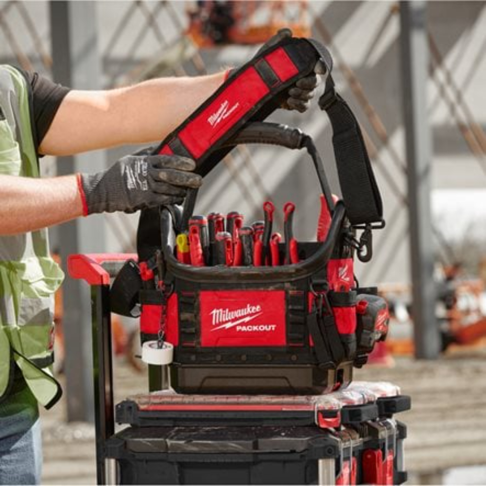 PACKOUT - MILWAUKEE - 4932498634