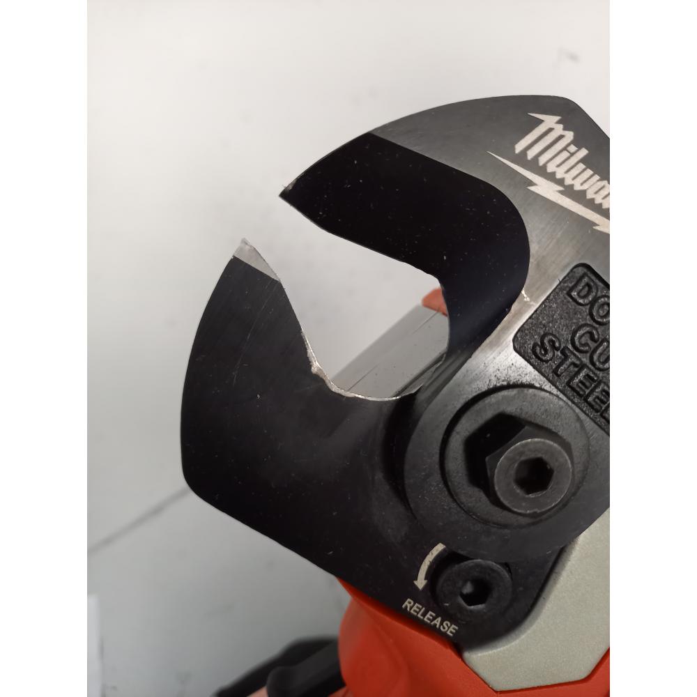 Coupe câbles électrique Ø32mm MILWAUKEE 12V sans batterie ni chargeur M12 CC-0 - OCCASION  4933431600