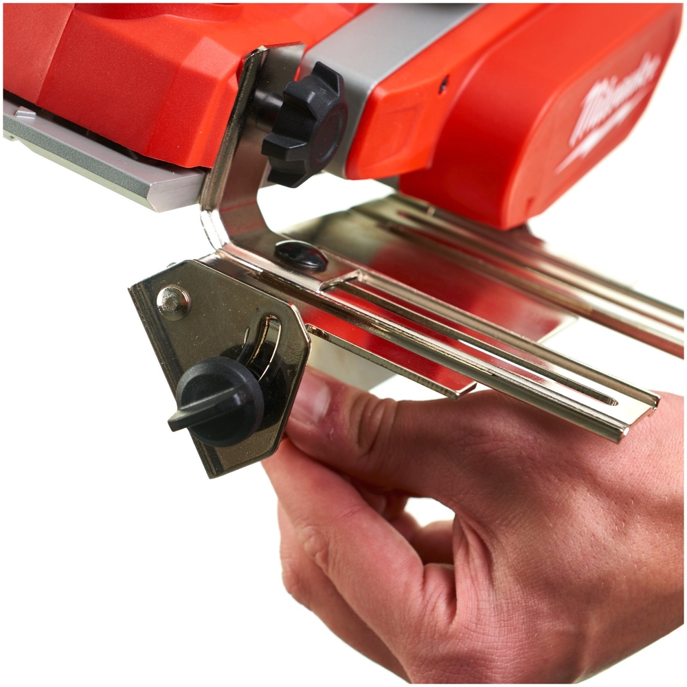 Rabot MILWAUKEE 18V 4,0Ah 82mm livré avec 2 batteries et chargeur en coffret M18 BP-402C - 4933451114