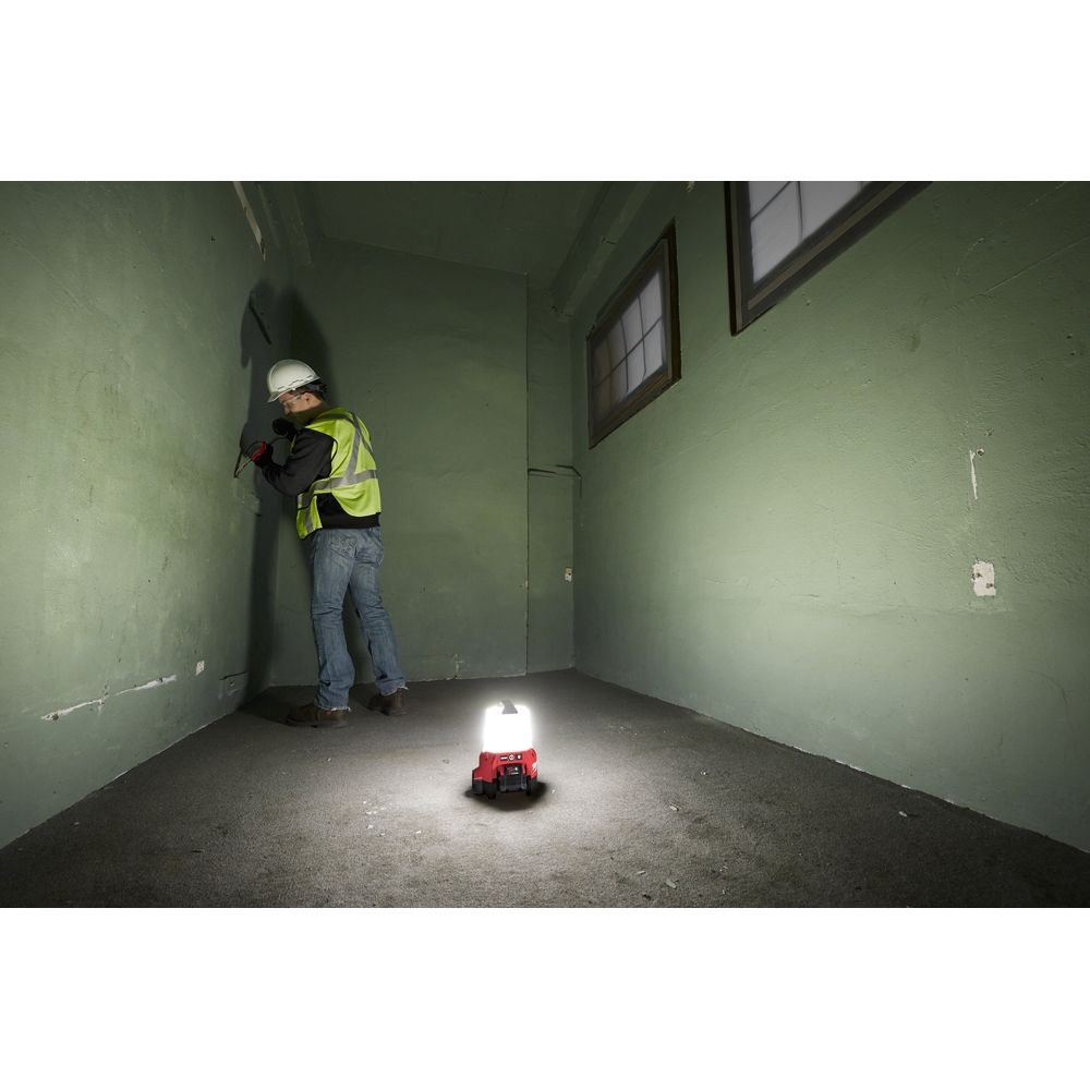 Eclairage LED MILWAUKEE 2200 lumens M18 TAL-0 4933464134