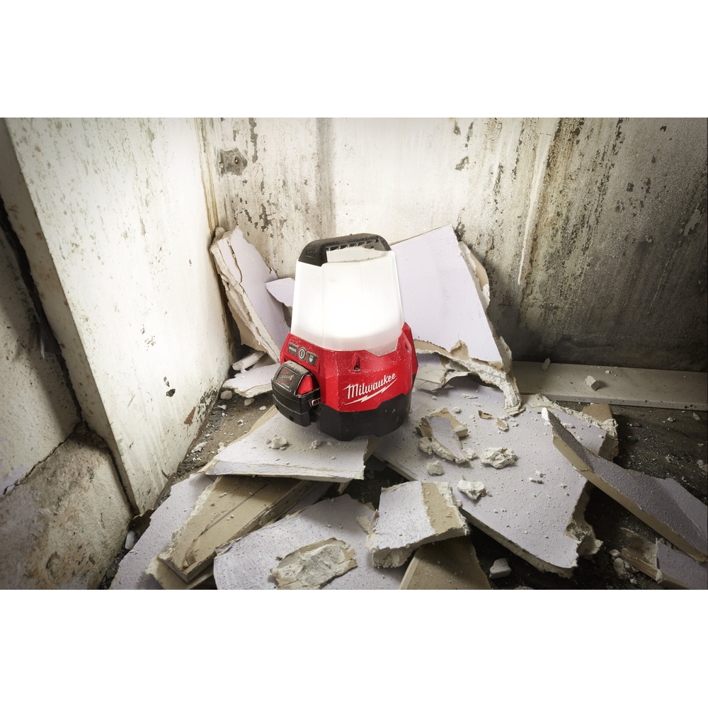 Eclairage LED MILWAUKEE 2200 lumens M18 TAL-0 4933464134