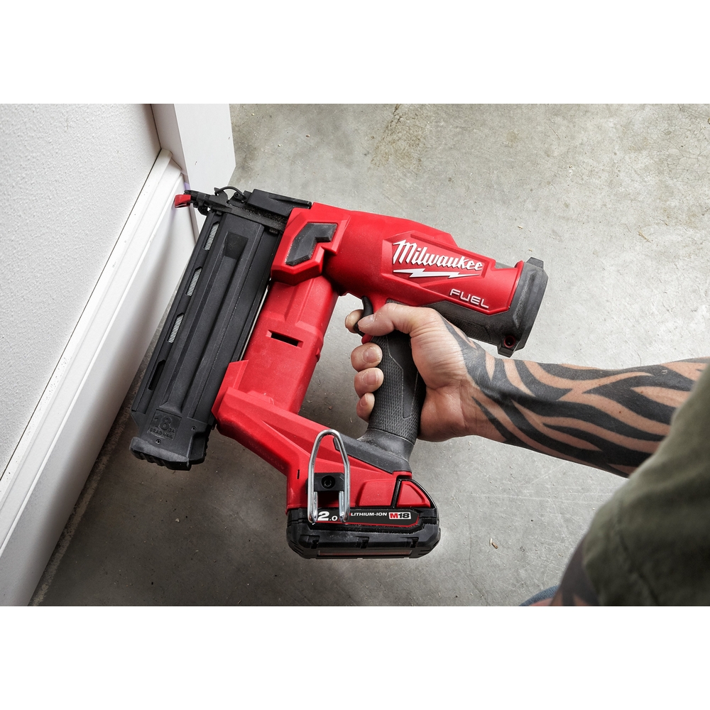 Cloueur FUEL 18V, 18 Gauge, 2,0 Ah MILWAUKEE - 4933471407