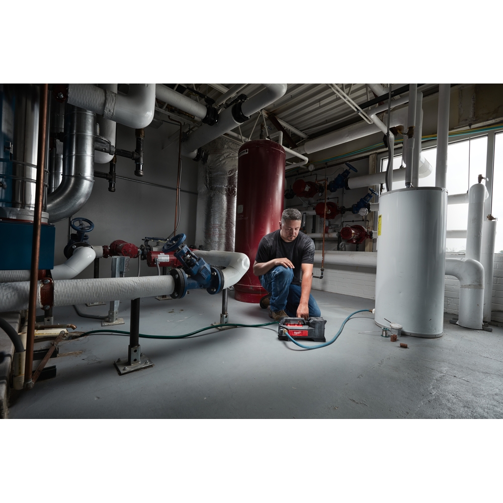 Pompe de transfert MILWAUKEE sans batterie ni chargeur - 4933471494