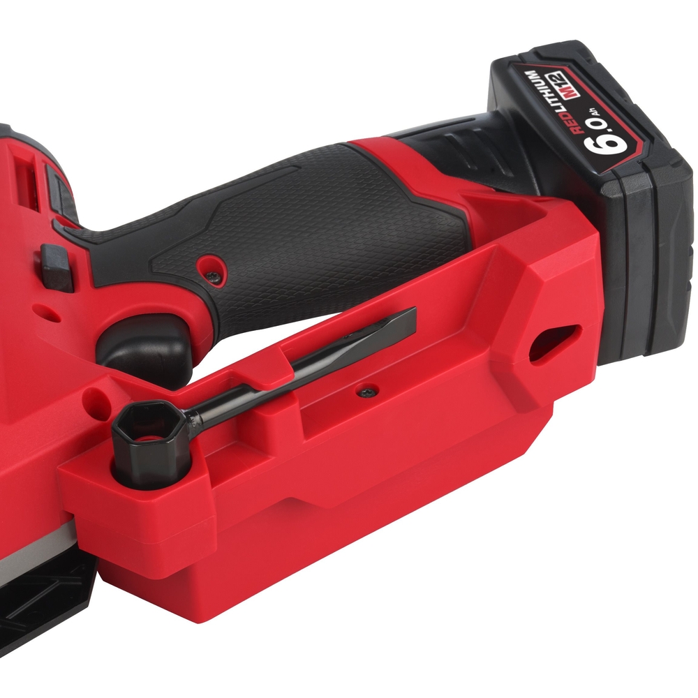 Tronconneuse d'élagage fuel 12v, 6.0ah, hd box MILWAUKEE - 4933472212