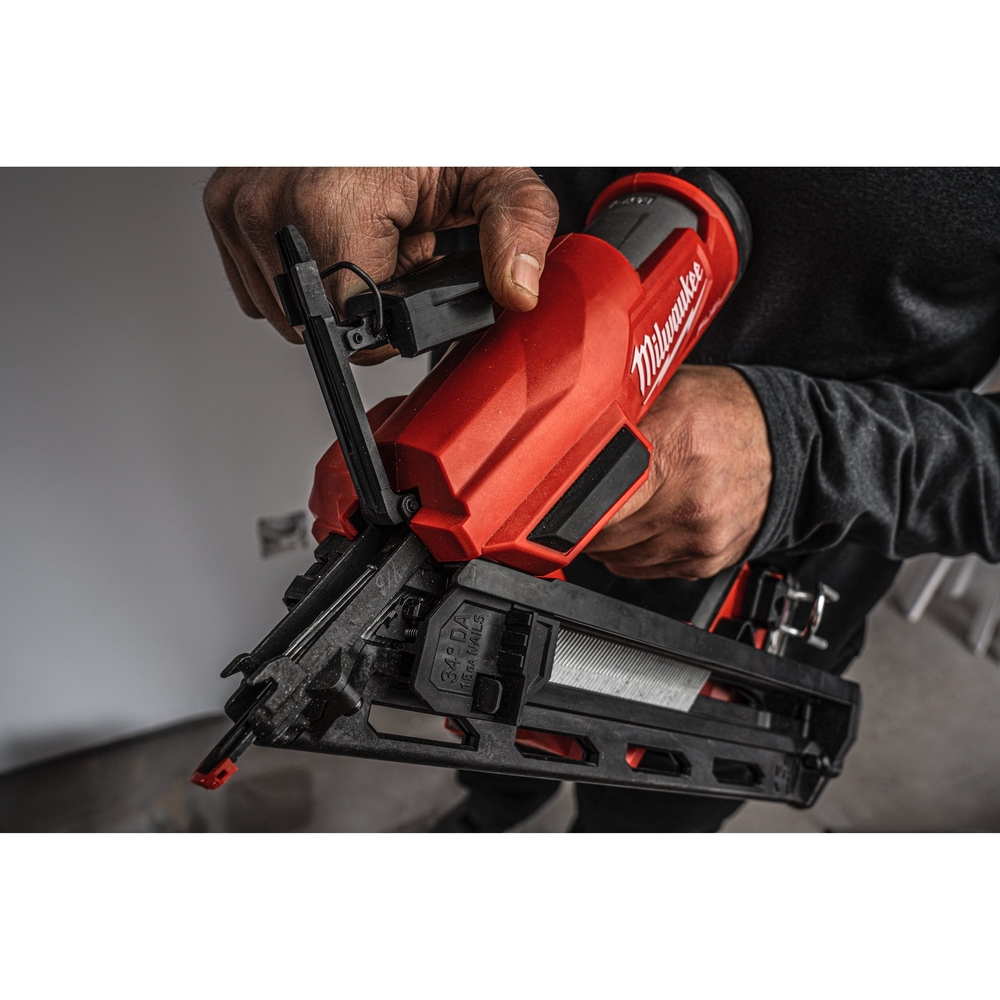 Cloueur de finition MILWAUKEE M18 FN15GA-0X FUEL, 18V, 15 Gauge, sans batterie - 4933478091